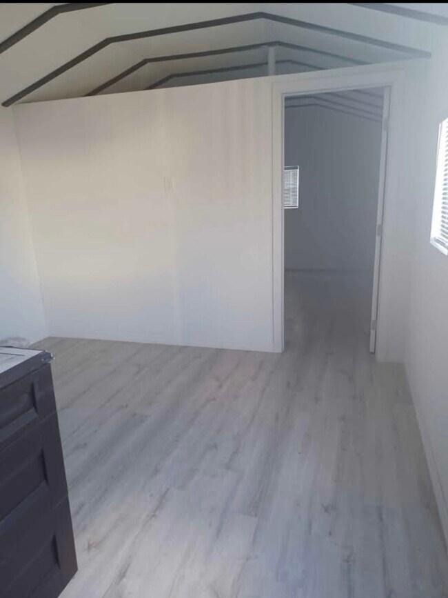 Sala de estar pequeña - 14 Palm Blvd