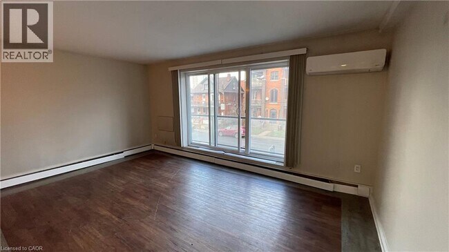 Building Photo - 326 Hunter St E