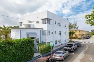 Building Photo - 420 78th St