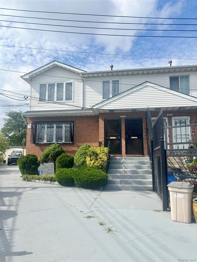 Foto del edificio - 177-45 Meadow Rd