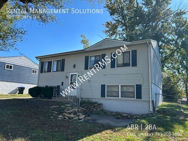 Building Photo - 909 SE 36th Terrace