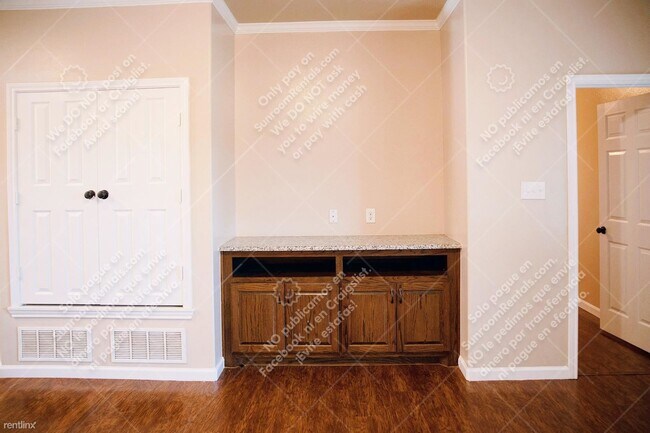 Foto del edificio - 2 br, 2 bath Triplex - 457 Neals Hill Rd