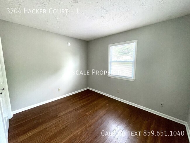 Foto del edificio - 3704 Hacker Ct
