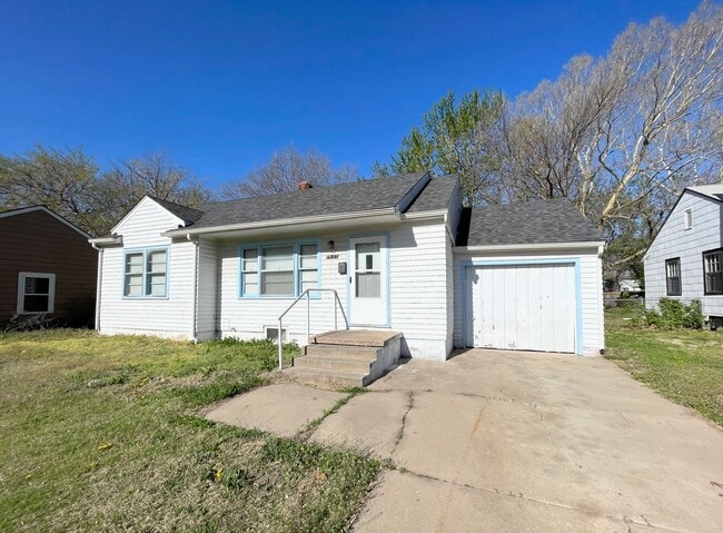 Building Photo - 1427 N Harding Ave