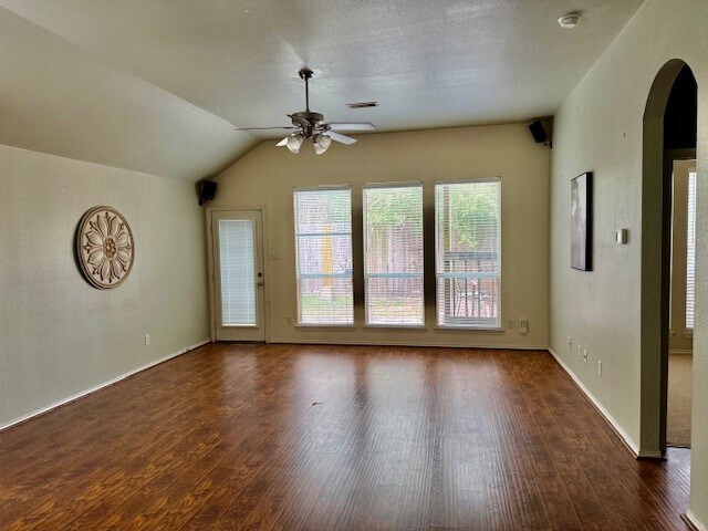 Foto del edificio - 15843 Lost Anchor Way Ln