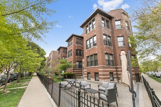 Building Photo - 7663 N Rogers Ave