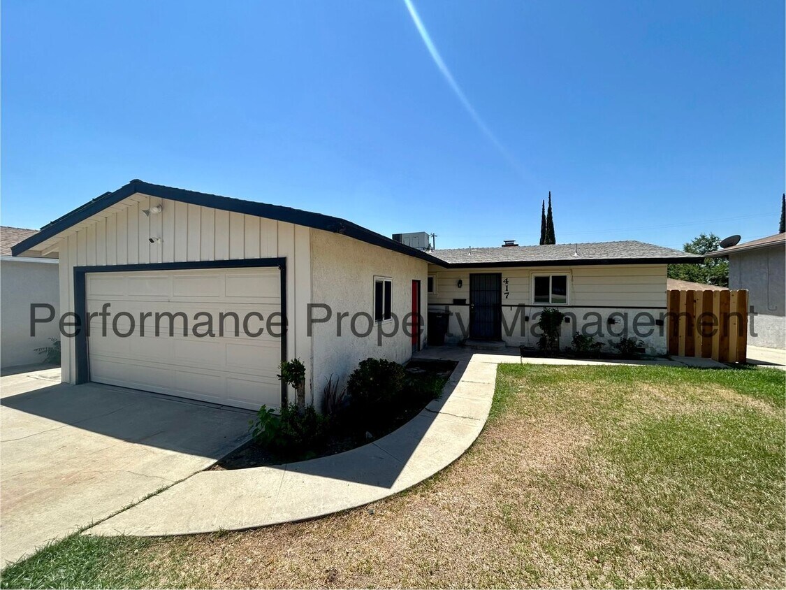 Foto principal - Charming 2 Bed/2 Bath NE Bakersfield Home ...