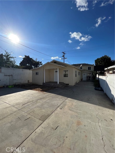 Building Photo - 8615 Evergreen Ave