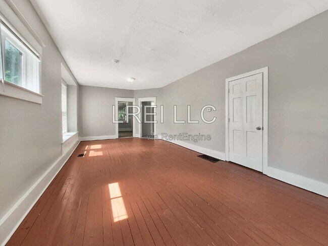 Building Photo - 210 N 38th St