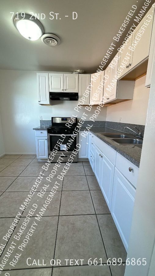 Building Photo - 719 2nd St Unit D - $200 OFF FIRST MONTH'S...