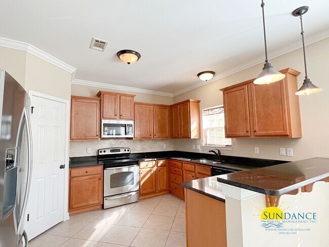 Building Photo - Spacious 4 Bedroom Home in Crestview!