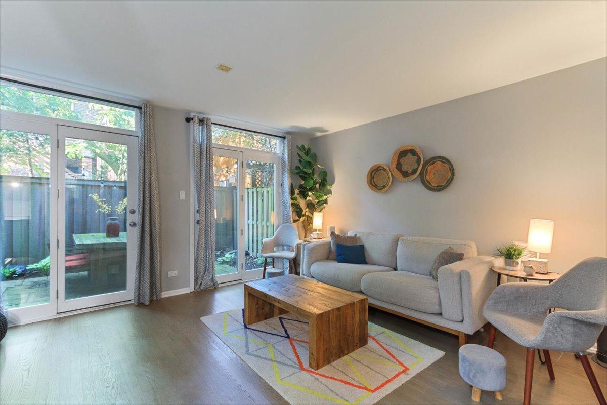 Foto principal - 2 bedroom in Chicago IL 60614