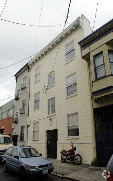 Primary Photo - 53-57 Moss St