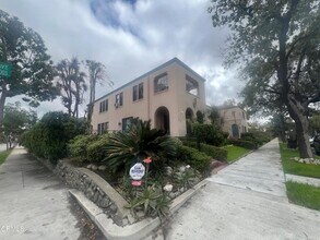 Building Photo - 590 S Oakland Ave