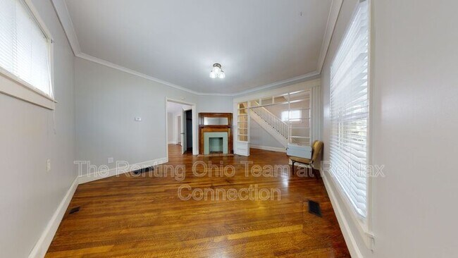 Building Photo - 137 Carhart St