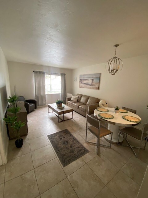 Building Photo - Lake Villa Apartments