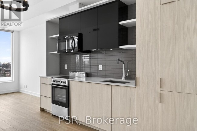 Building Photo - 6 Parkwood Ave