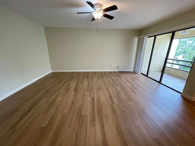 Building Photo - ANNUAL RENTAL - LAKEWOOD 1 BED/1 BATH WITH CARPORT