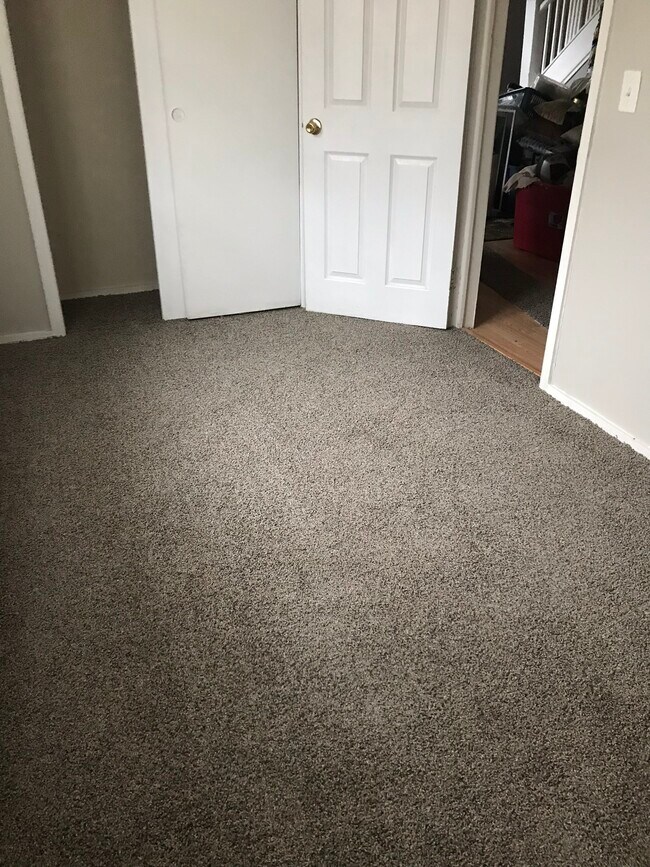 Building Photo - 1828 Buchanan Ave SW