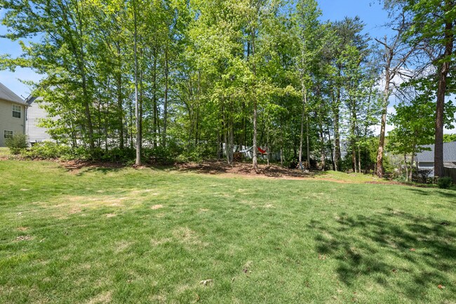 Building Photo - Spacious 5 Bedroom/3 Bath Home with Basement!