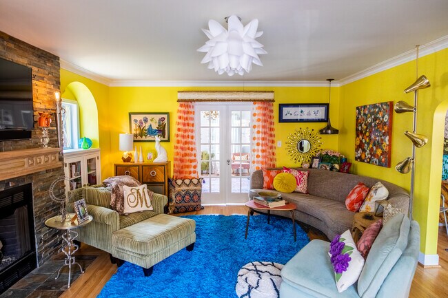 Living Room - 2404 S Harrison St