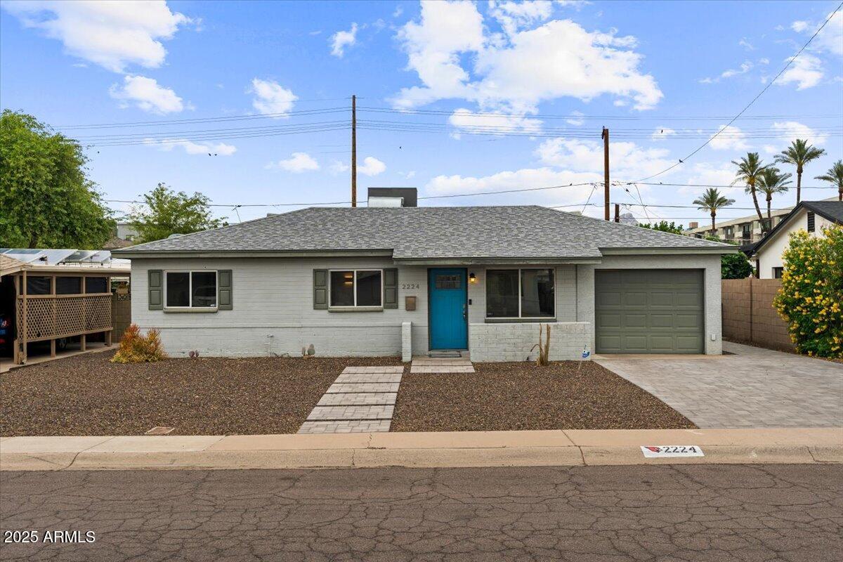 Foto principal - 2224 E Sells Dr