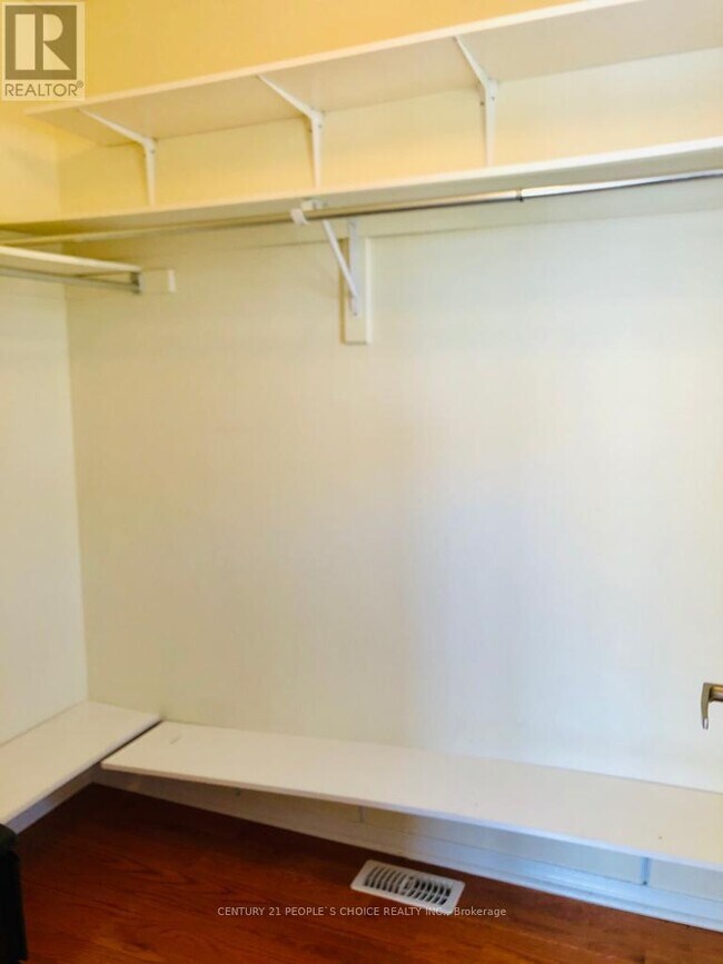 Photo du bâtiment - 2171 Fiddlers Way