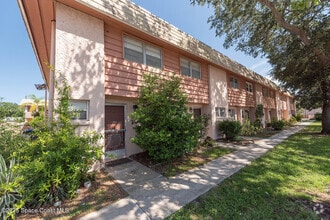 Building Photo - 2511 Country Club Dr