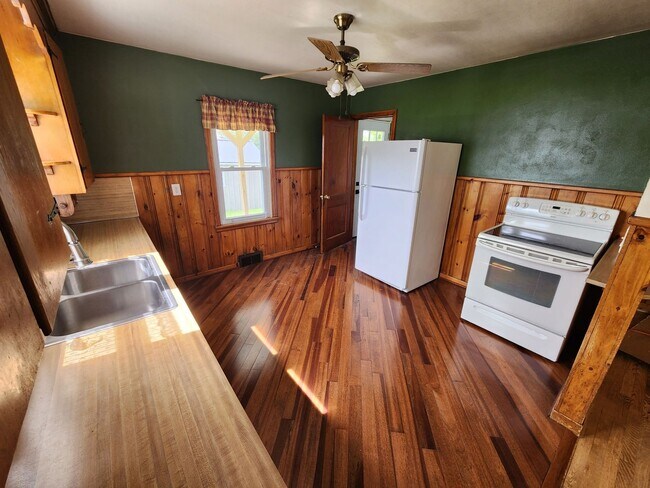 Building Photo - 9881 Browns Mill Road