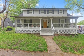 Building Photo - 404 E 41st St