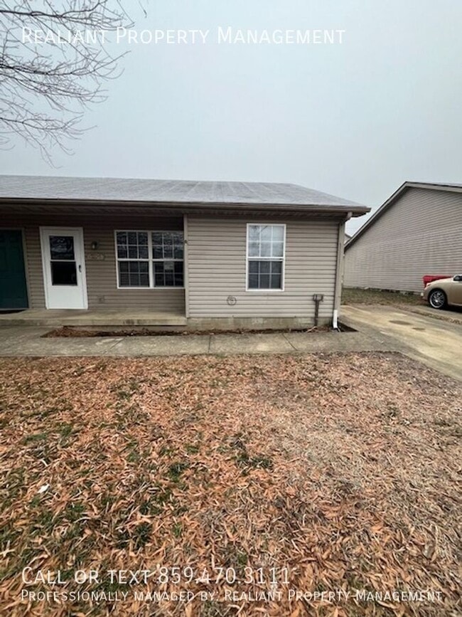 Building Photo - 1005 Pinoak Dr