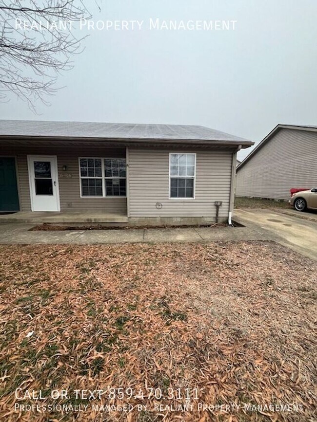 Foto del edificio - 1005 Pinoak Dr