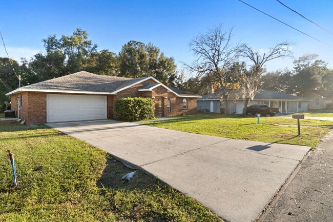 Building Photo - Spacious 3-bed/2-bath Home for Rent in Sil...