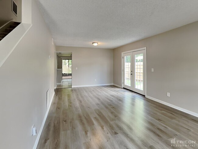 Foto del edificio - 4920 Traskwood Ct