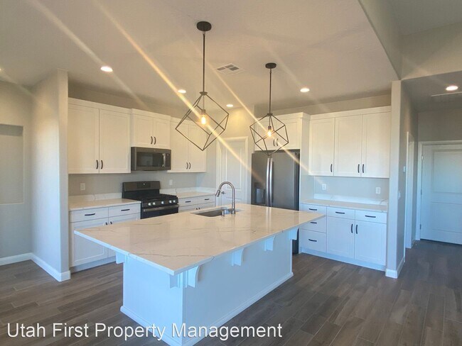 Building Photo - 3 br, 2 bath House - 1422 W Pocket Mesa Dr