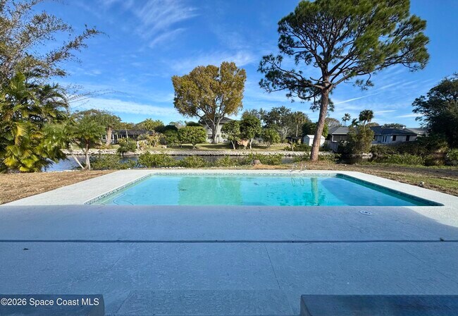 Foto del edificio - 540 Elliott Dr