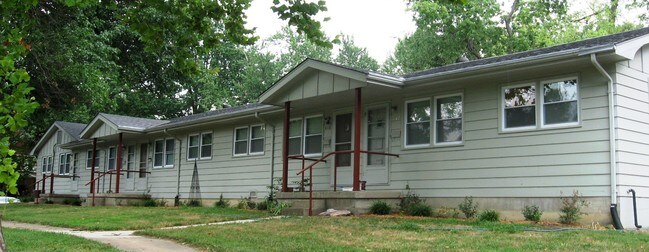 Building Photo - 408 S Willow St