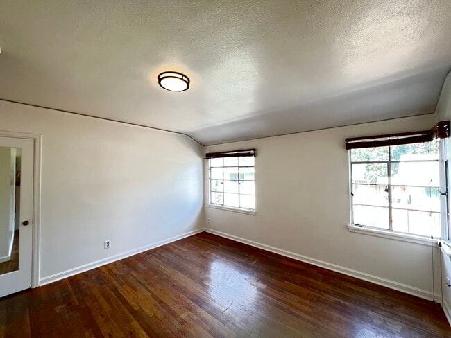 Building Photo - 707 N 17th St