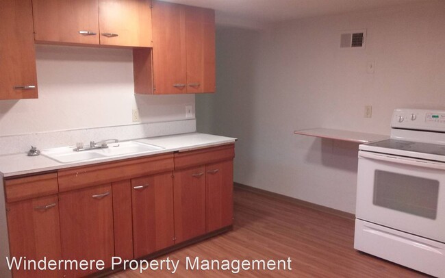 Foto del edificio - 240 E Poplar St