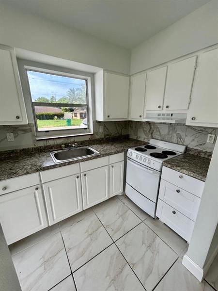 Foto del edificio - 7311 Venetian St