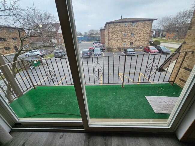 Foto del edificio - 7121 Laverne Ln