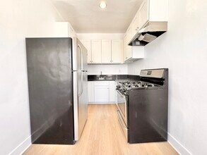 Building Photo - 4811 Melrose Ave