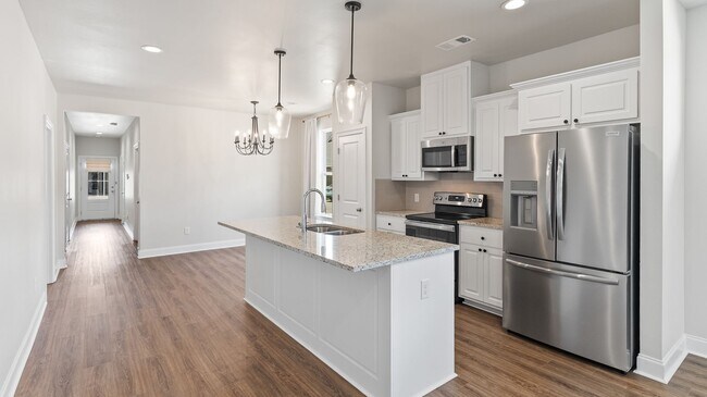 Foto del edificio - $100 Amazon Giftcard Giveaway to New Tenan...