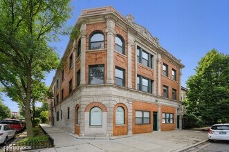 Building Photo - 1803 W Huron St