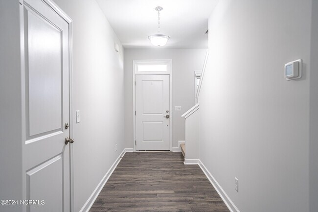 Building Photo - 3155 Wilton Wy