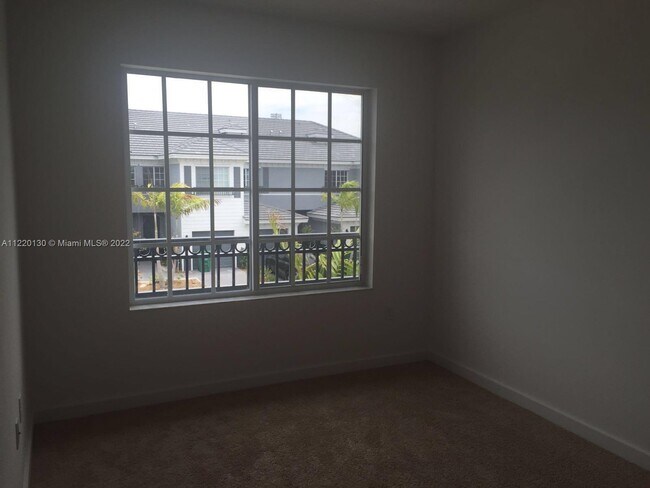 Foto del edificio - 3441 NW 13th St