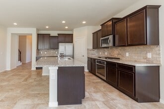 Building Photo - 10 Log House Ct