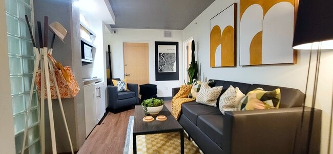 Common Area- Junior Suite - Avery Philly Apartments