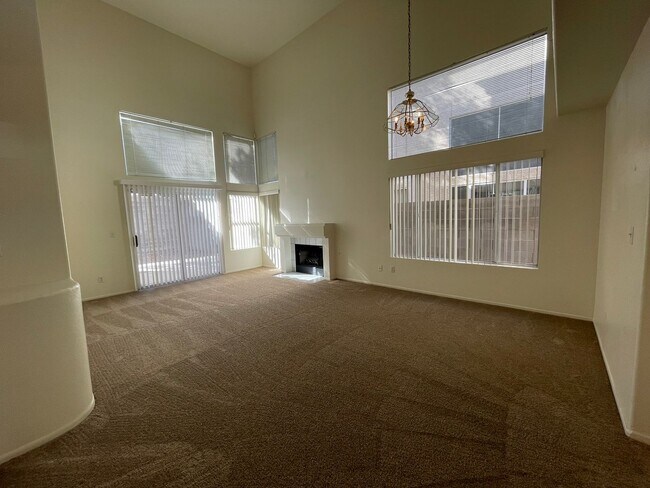 Building Photo - 121 Wildshire Way