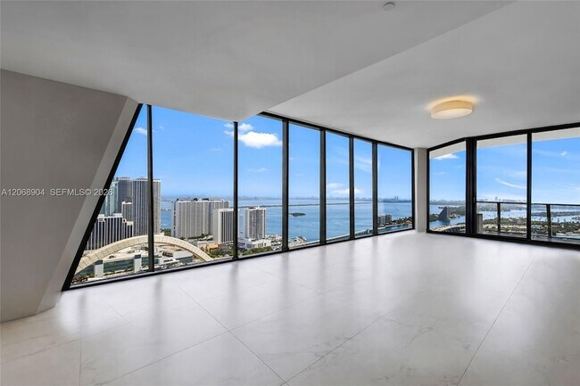 Foto del edificio - 1000 Biscayne Blvd